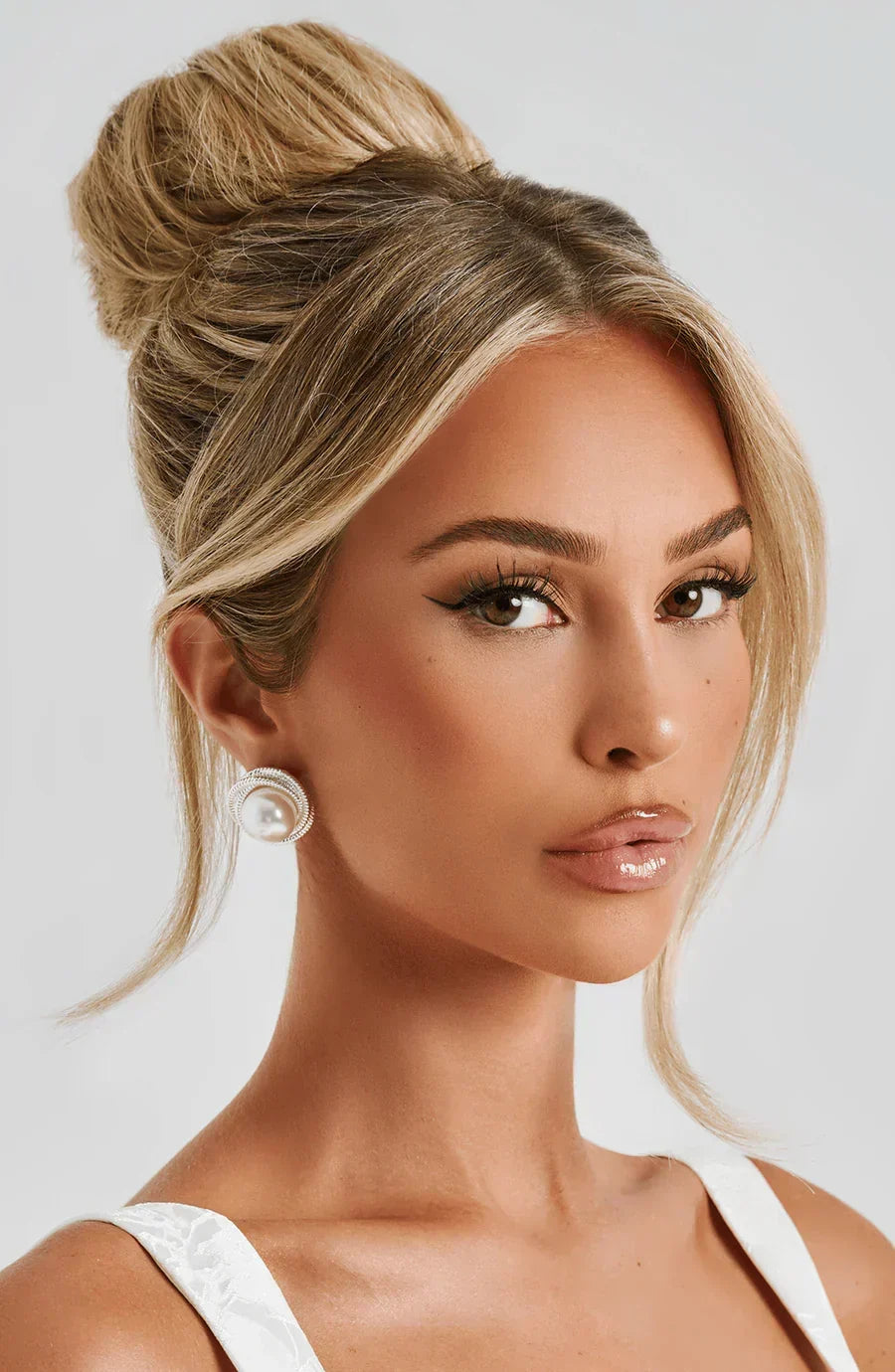 AERIN | PEARL CIRCLE STUD EARRINGS - Silver