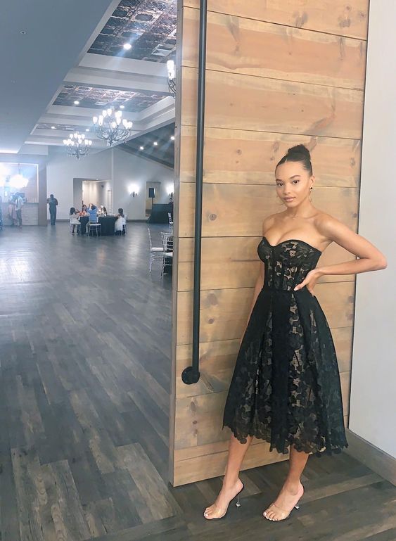 AMARANTE | EMBROIDERED STRAPLESS MIDI DRESS - Black