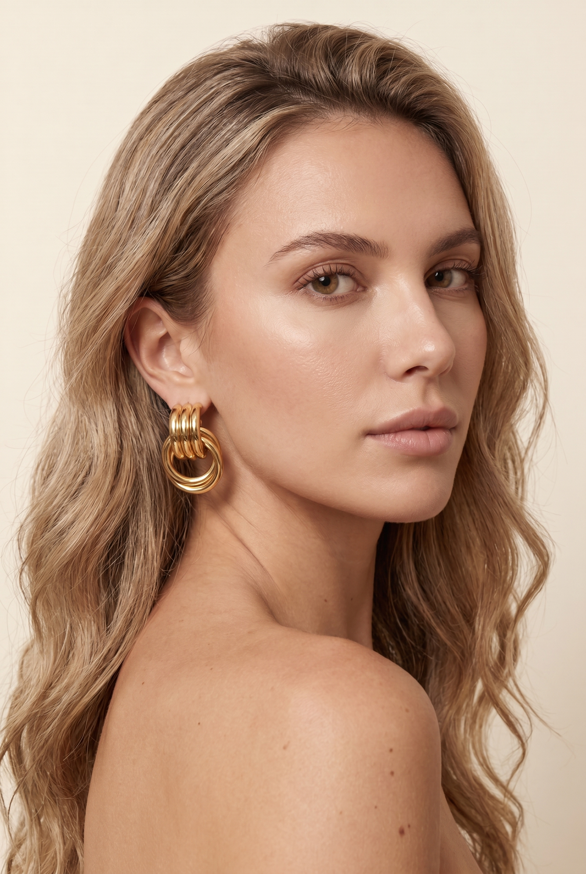 AMBERLY | SCULPTED KNOT HOOP EARRINGS - Gold