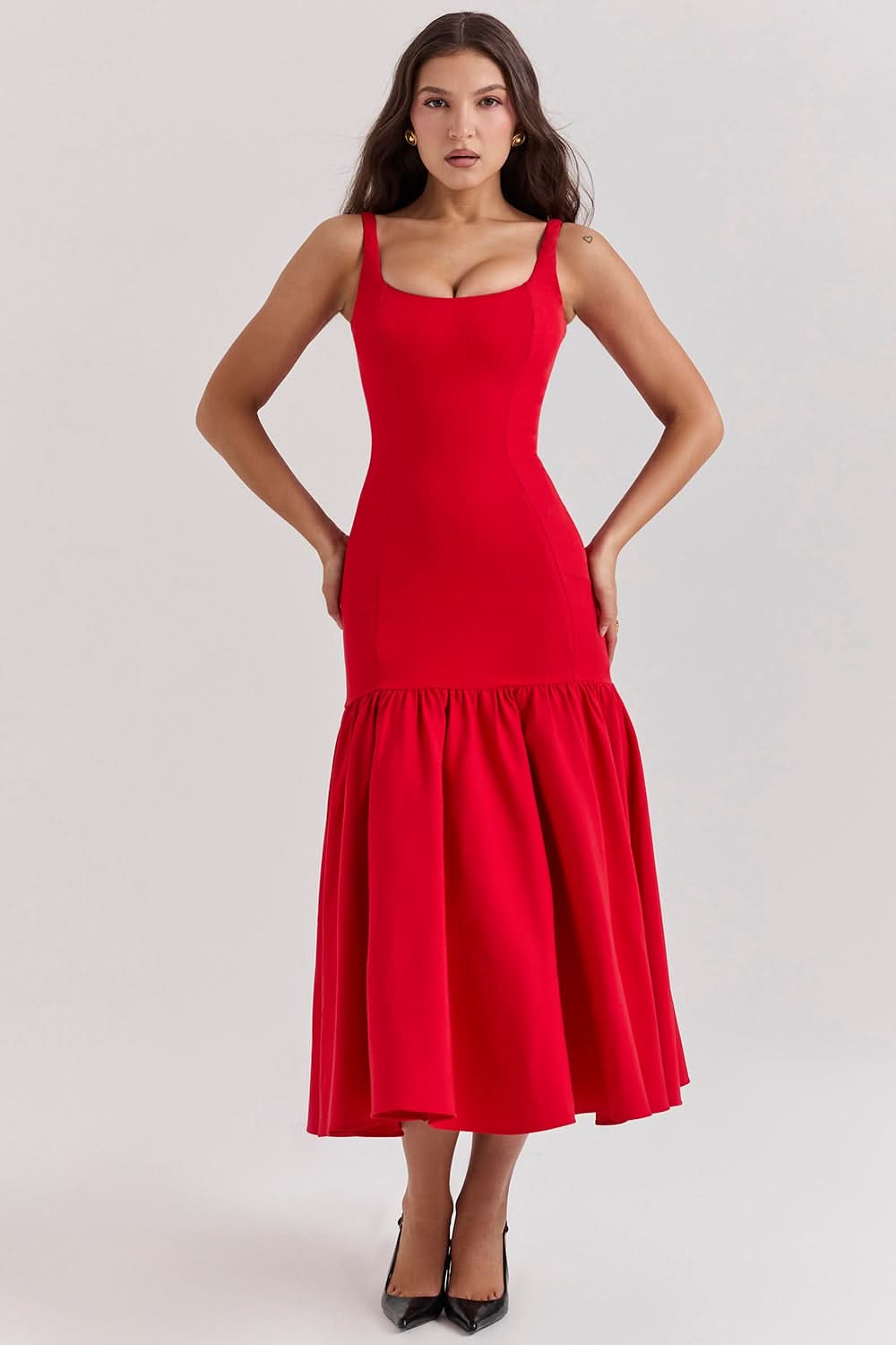 Red waist midi dress with square neckline and pleated skirt, full length
