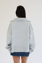 AMORETTE | V-NECK KNIT TOP