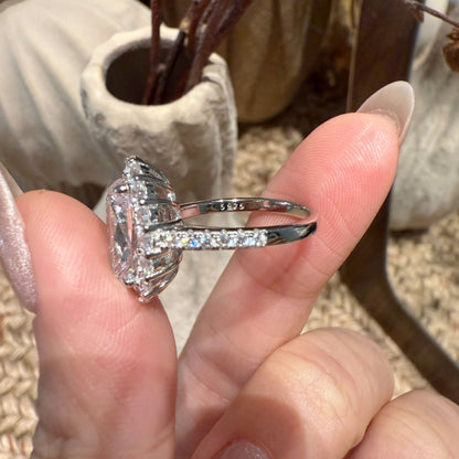AVALYN | OVAL HALO RING - White