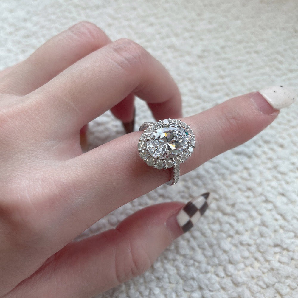 AVALYN | OVAL HALO RING - White
