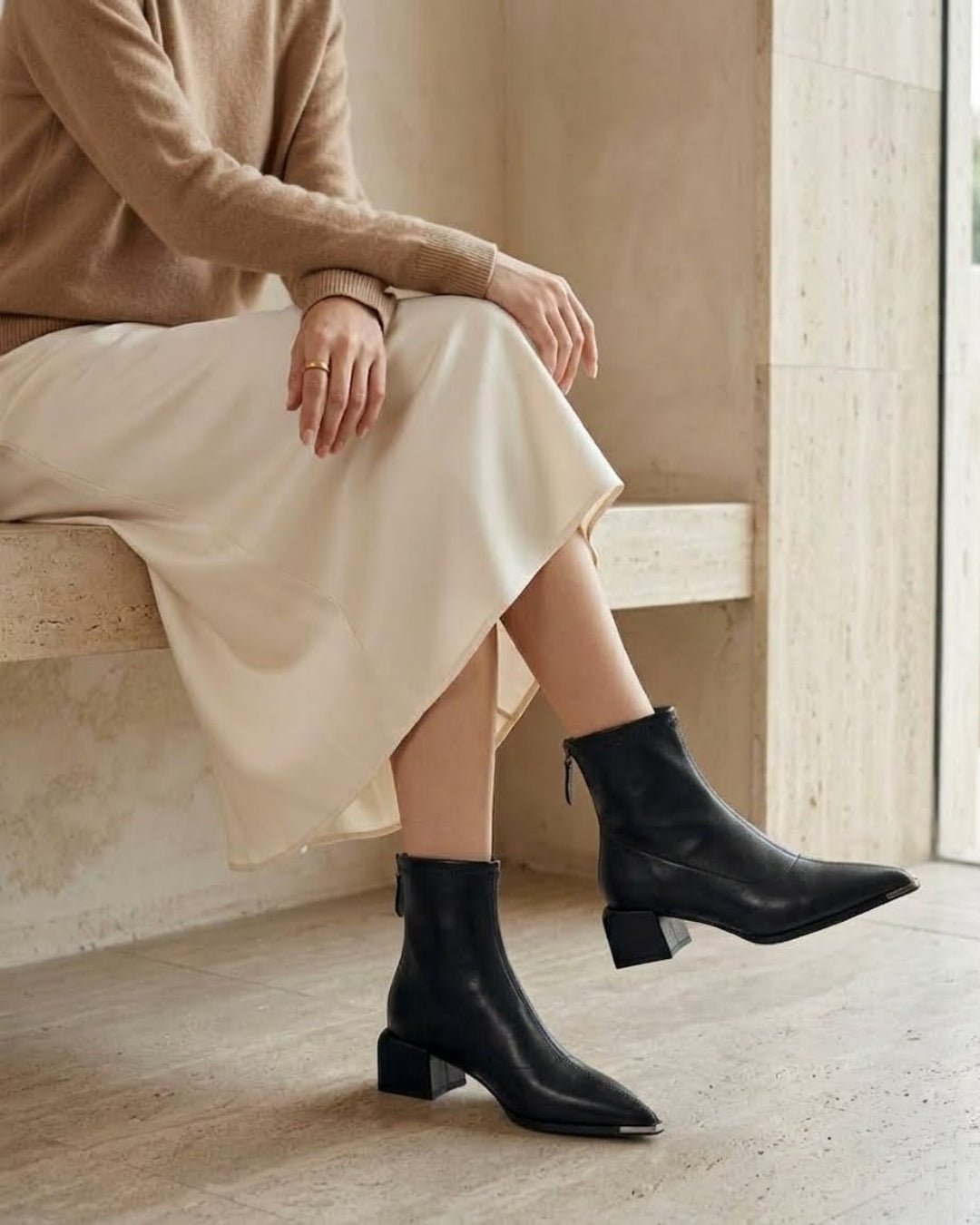 ELEANORA | BLOCK-HEEL ANKLE BOOTS