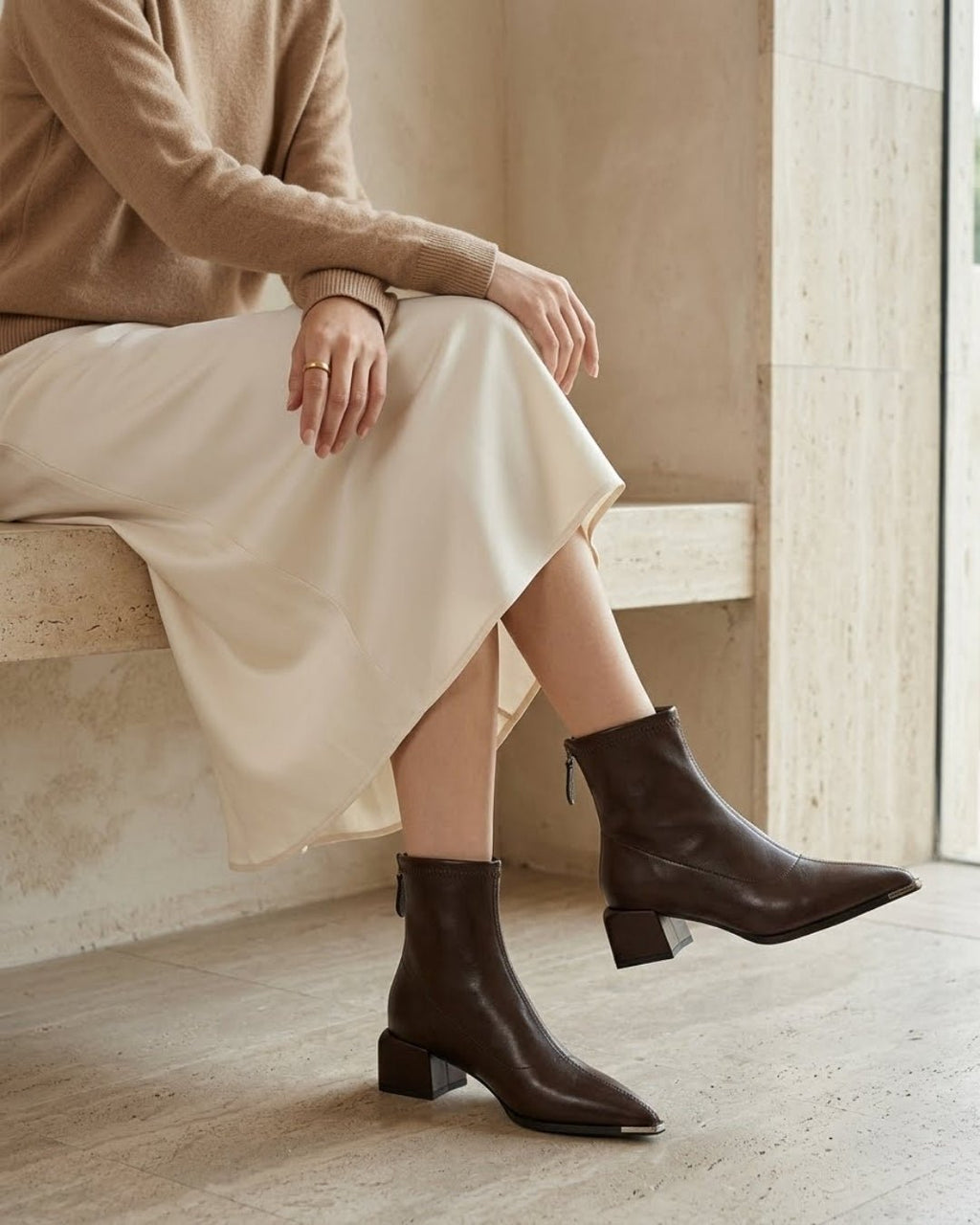 ELEANORA | BLOCK-HEEL ANKLE BOOTS