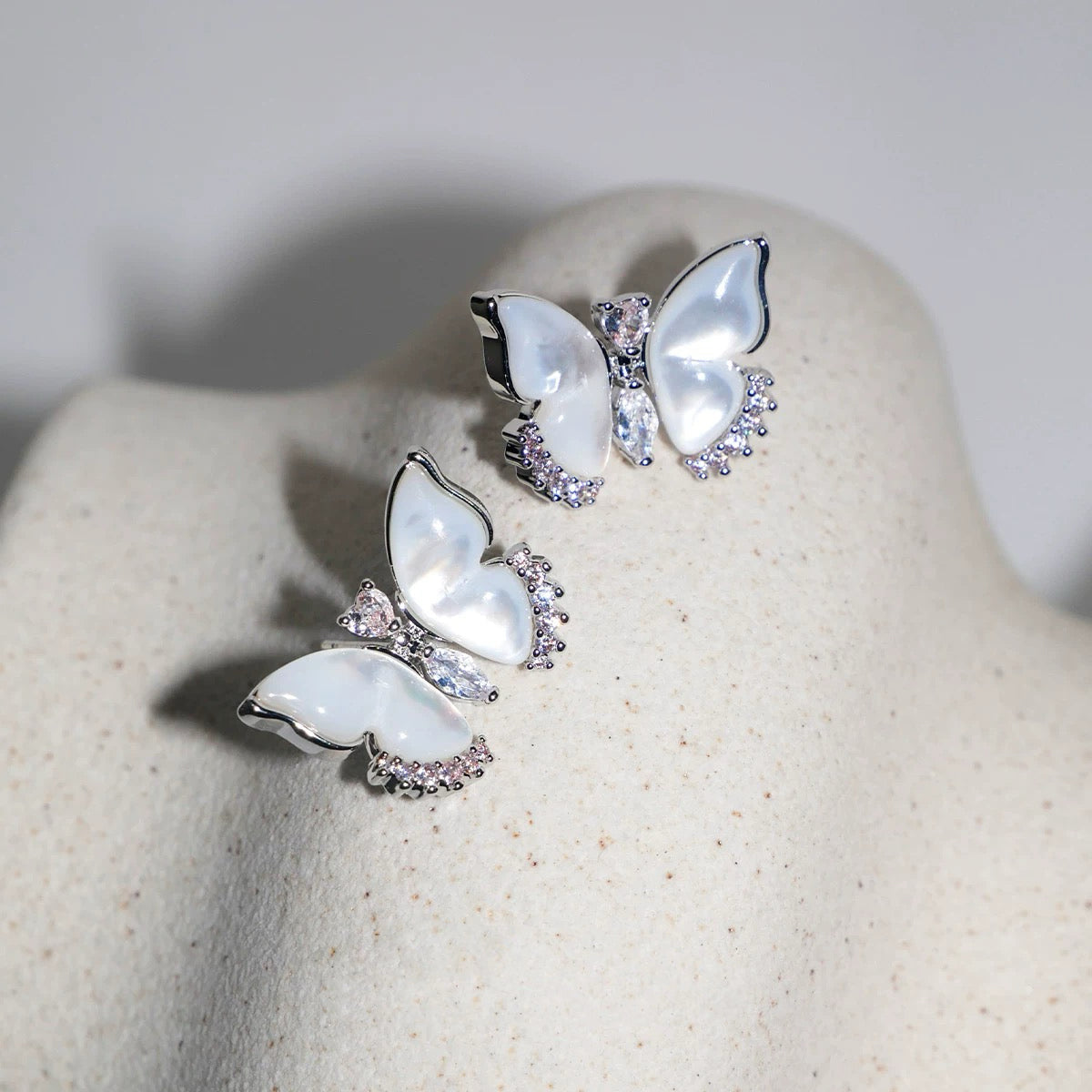 EMELINE | PEARL BUTTERFLY STUD EARRINGS - Silver