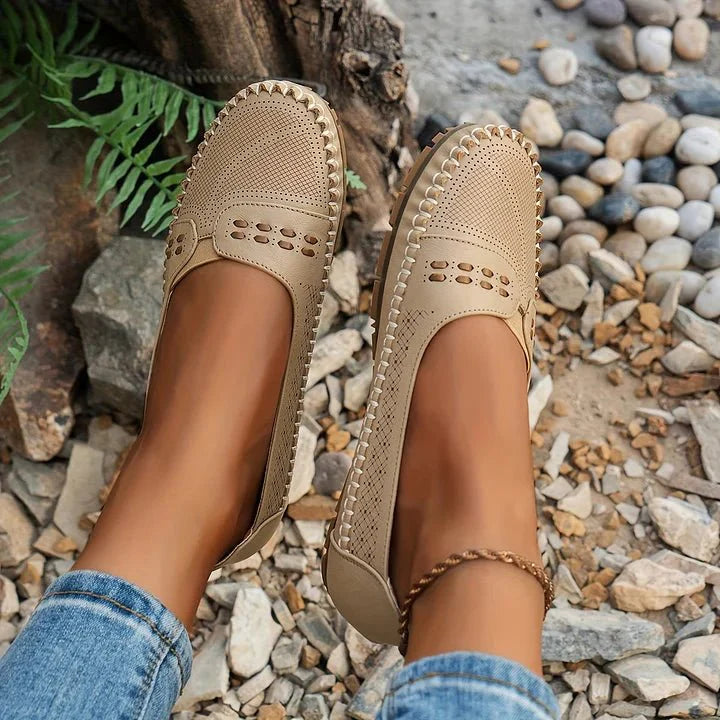 GIULIANA | PERFORATED LOAFERS