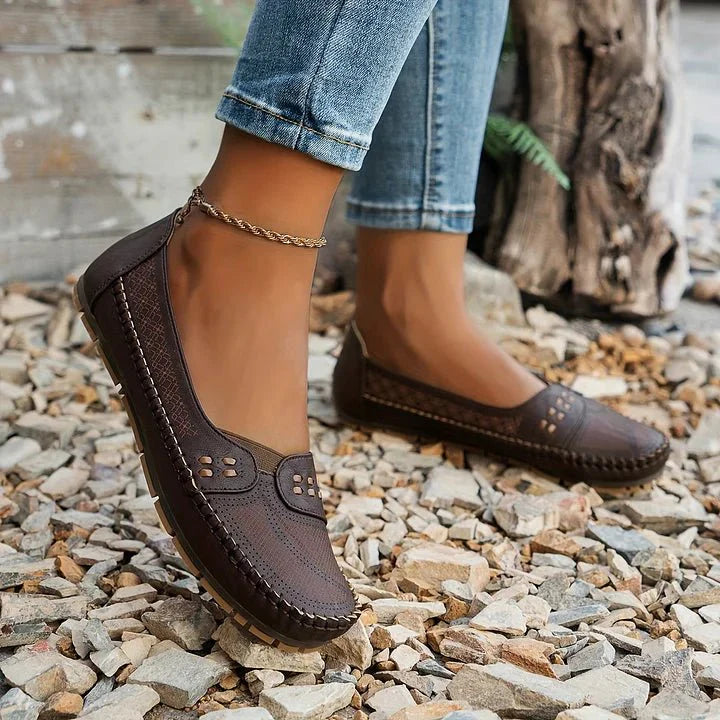 GIULIANA | PERFORATED LOAFERS