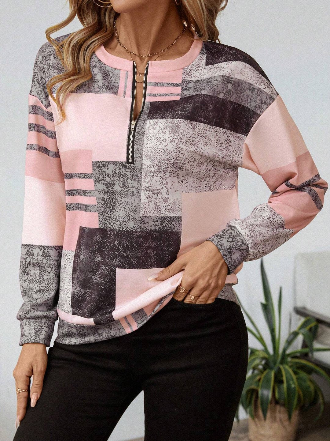 HAYWORTH | COLORBLOCK PATCHWORK PRINT SWEATSHIRT - Pink