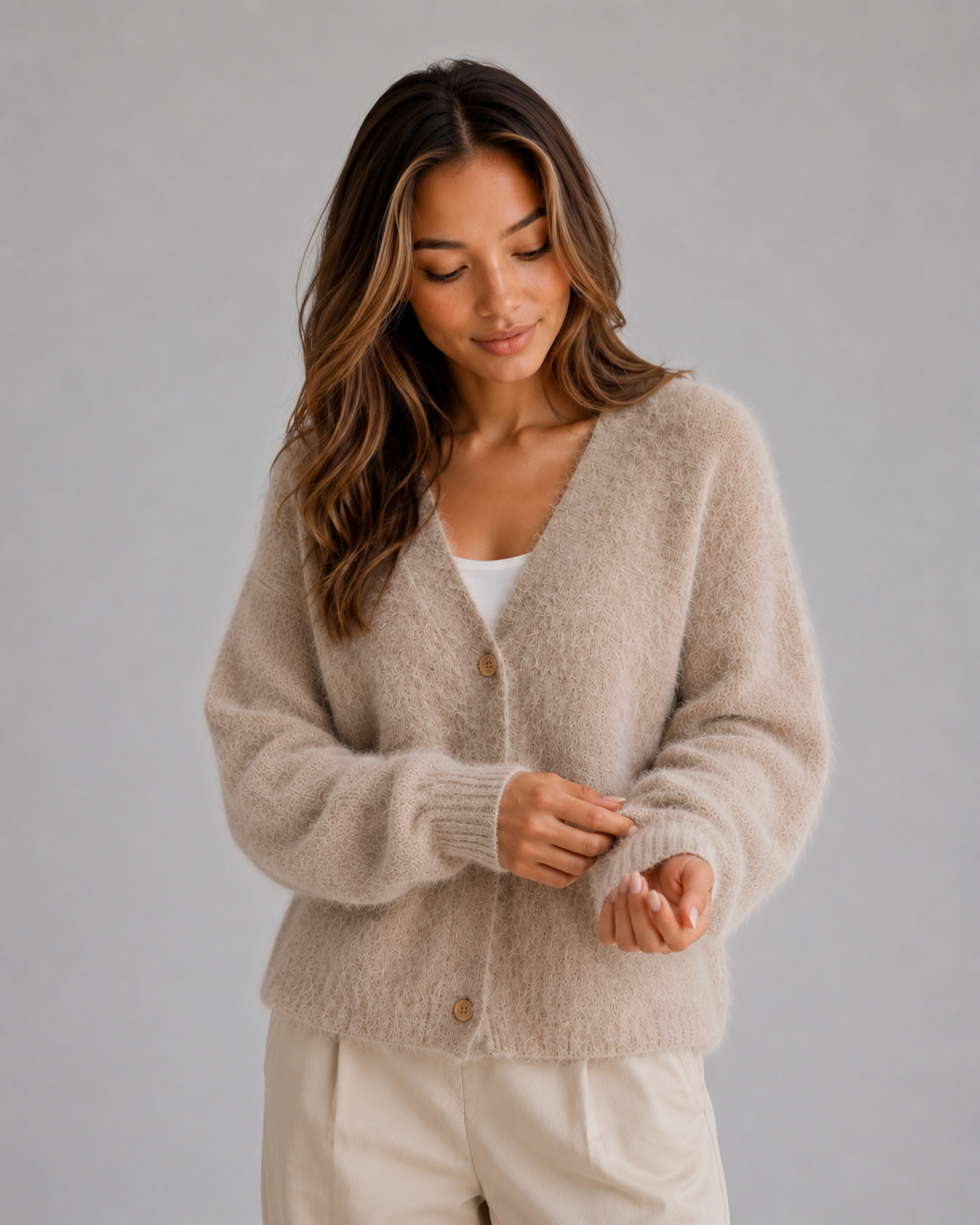HETTA | FLUFFY V-NECK BUTTON-FRONT CARDIGAN - Khaki