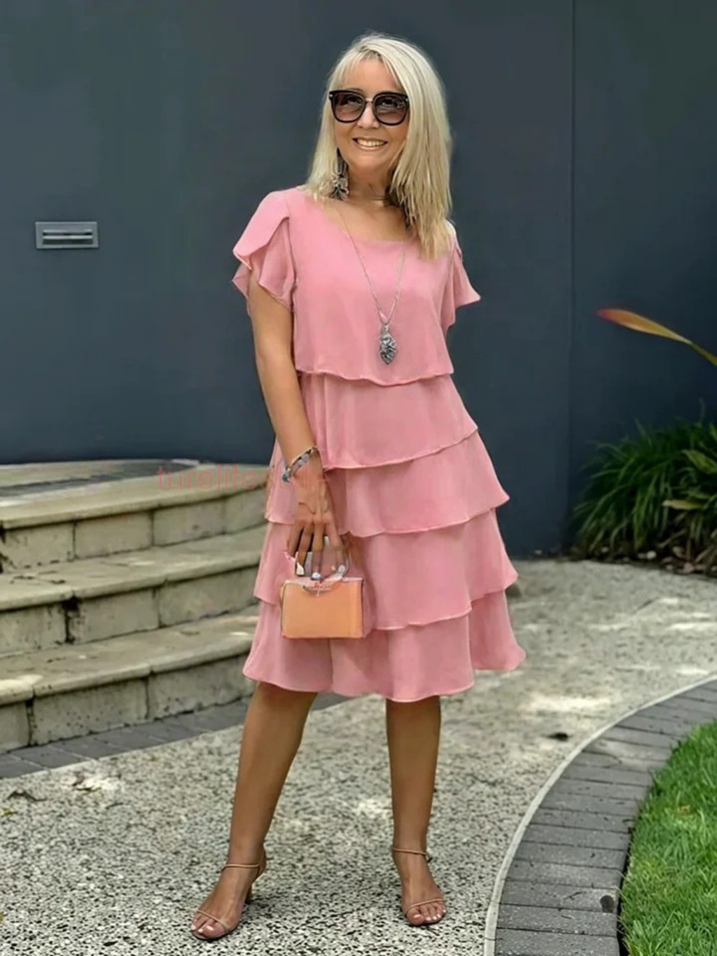IMOGENE | TIERED FLUTTER SLEEVE MIDI DRESS - Pink