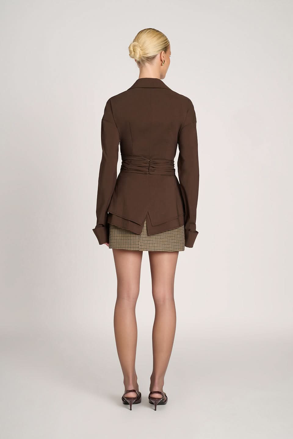 LIORA | SINCHED BLOUSE - Brown, back