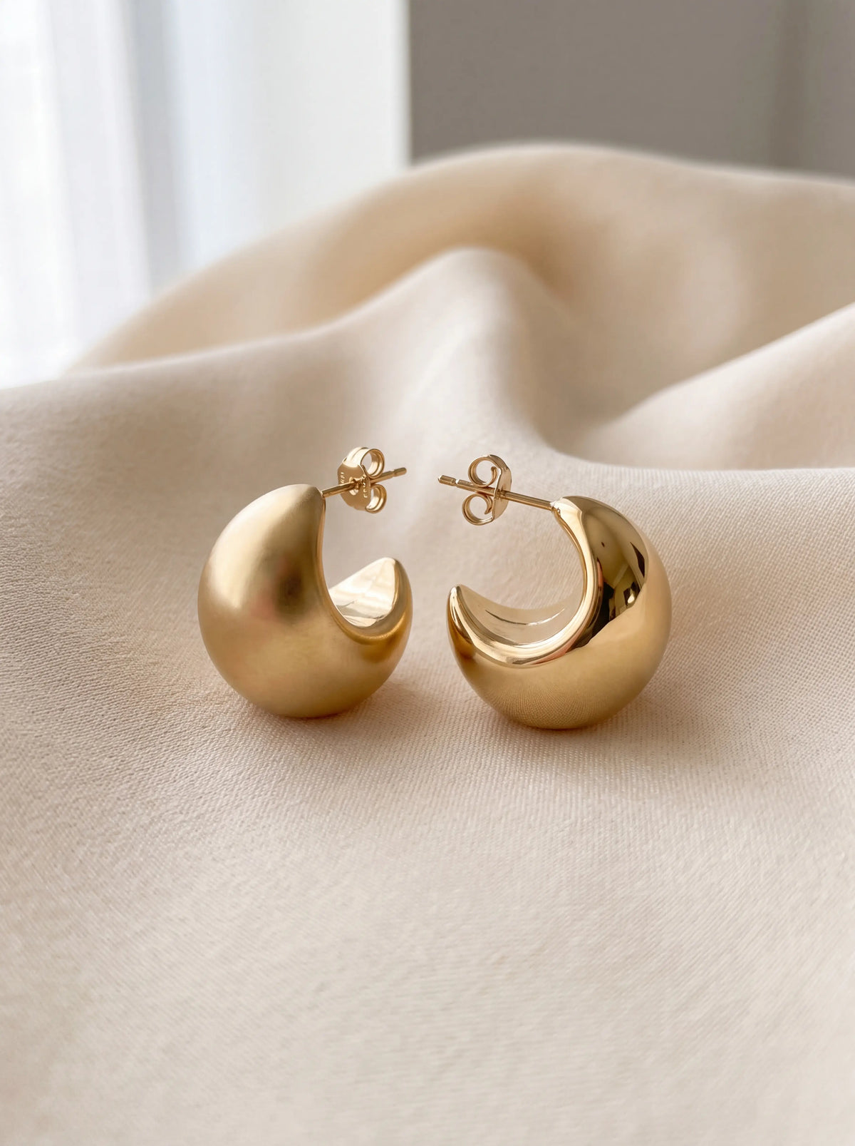 ORABELLA | GOLD CHUNKY HOOP EARRINGS - Gold