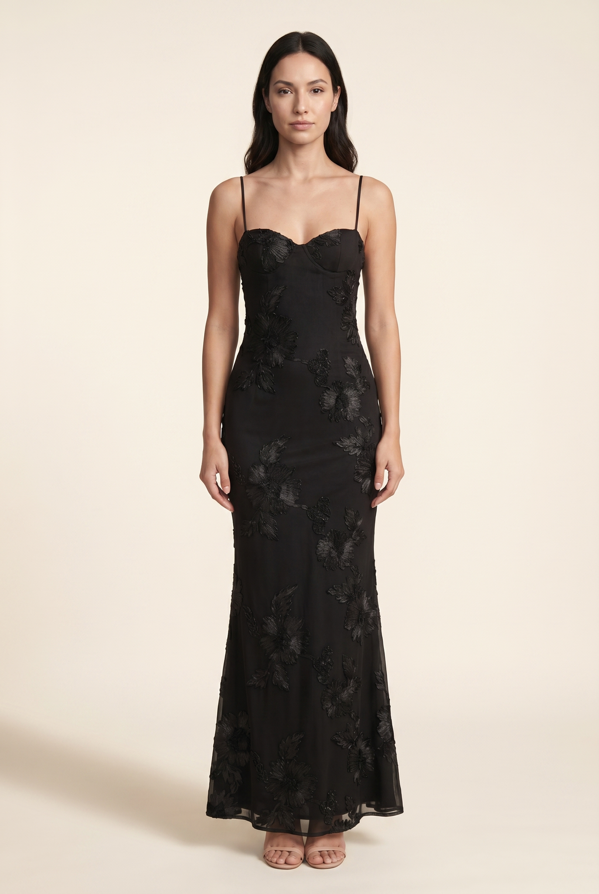 QUINTESSA | LACE-UP BACK MAXI DRESS - Black