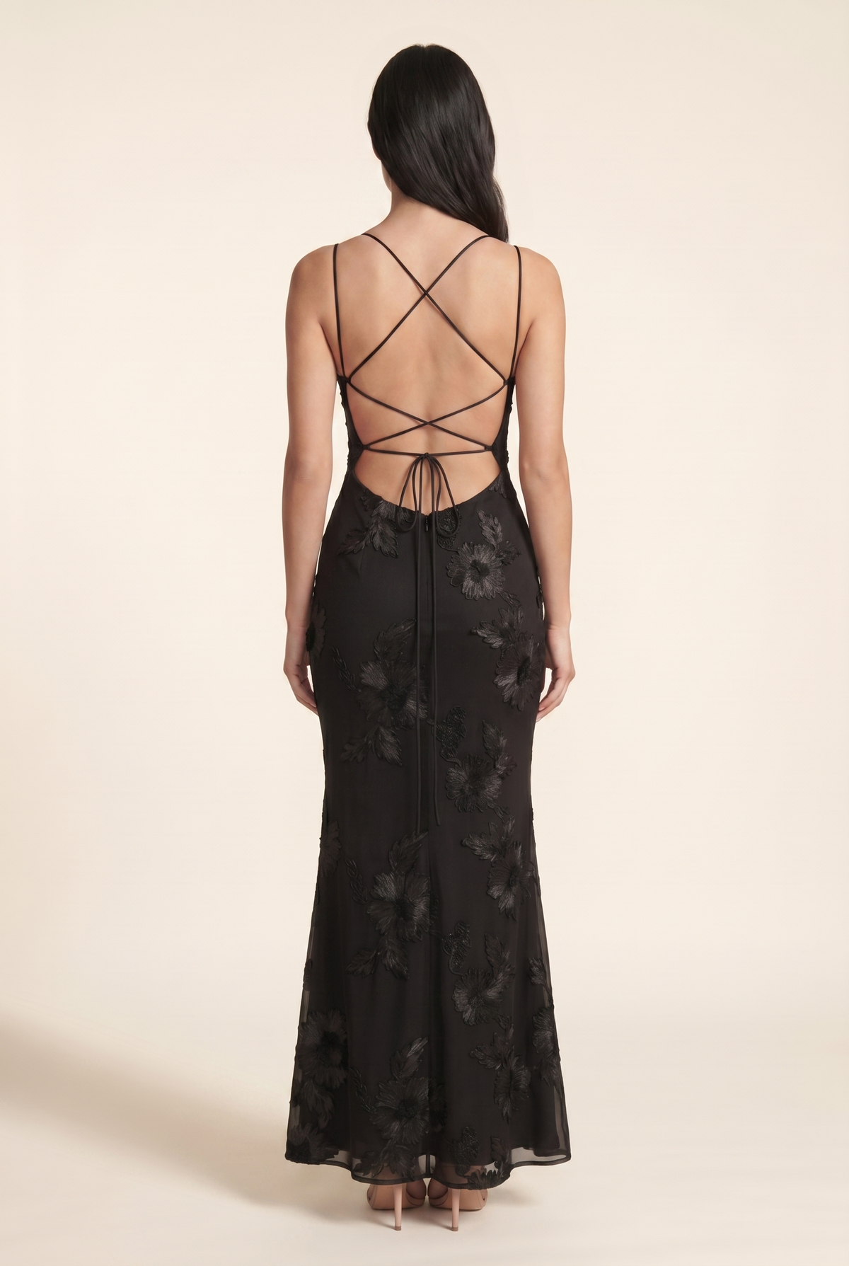 QUINTESSA | LACE-UP BACK MAXI DRESS - Black