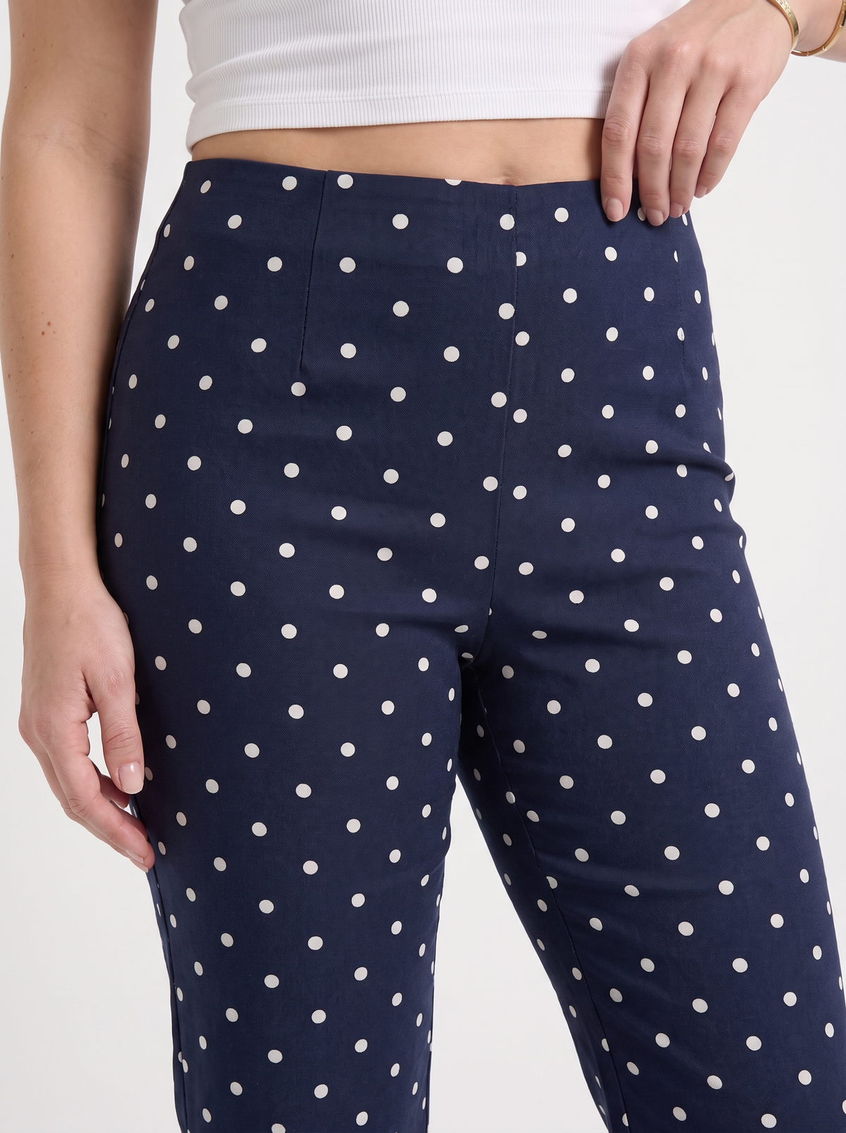 ROSARIO | BOW DETAIL CAPRI PANTS