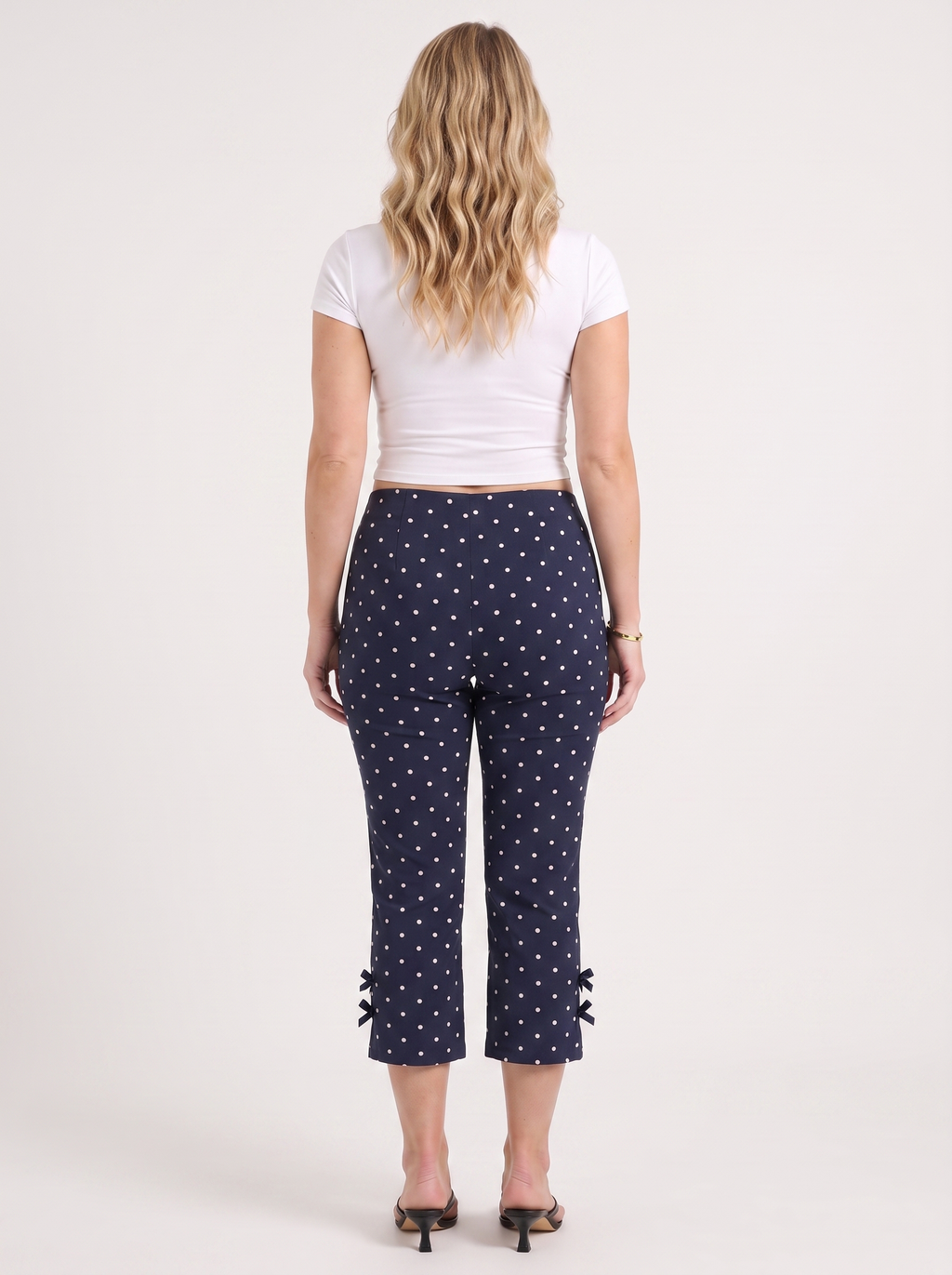 ROSARIO | BOW DETAIL CAPRI PANTS