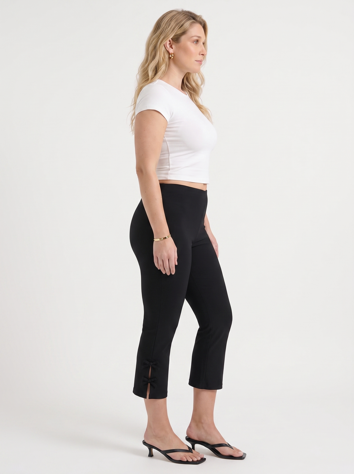 ROSARIO | BOW DETAIL CAPRI PANTS