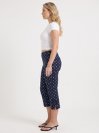 ROSARIO | BOW DETAIL CAPRI PANTS