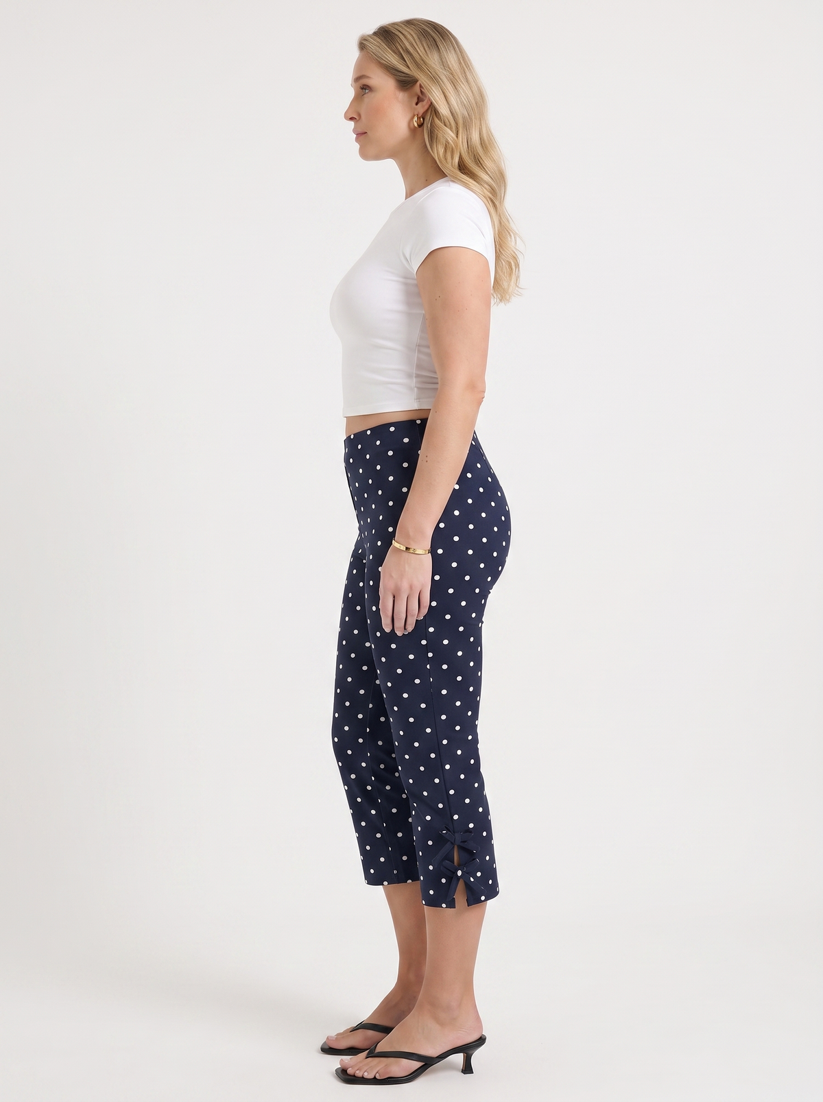 ROSARIO | BOW DETAIL CAPRI PANTS