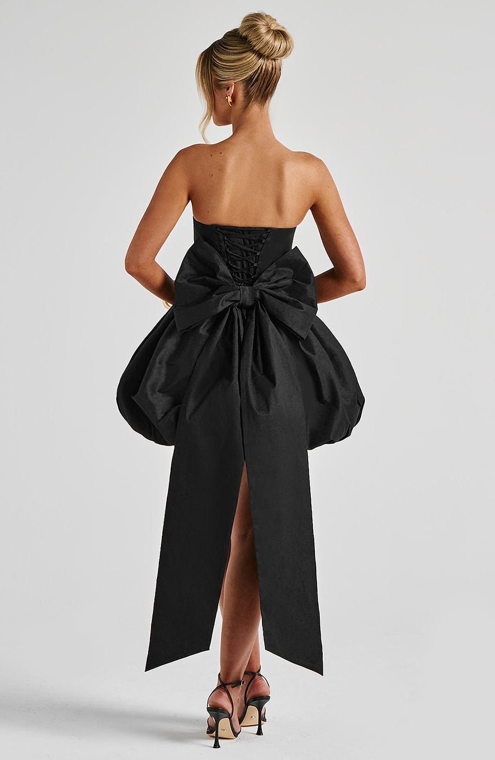 RYLA | STRAPLESS BOW BACK BUBBLE MINI DRESS - Black