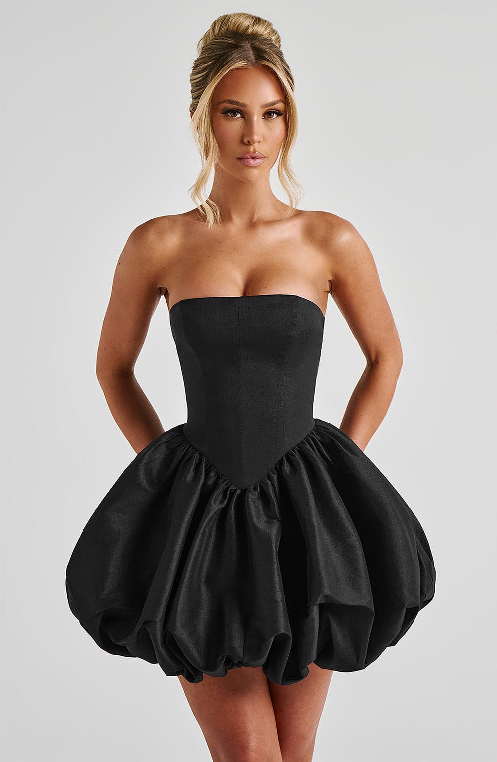 RYLA | STRAPLESS BOW BACK BUBBLE MINI DRESS - Black