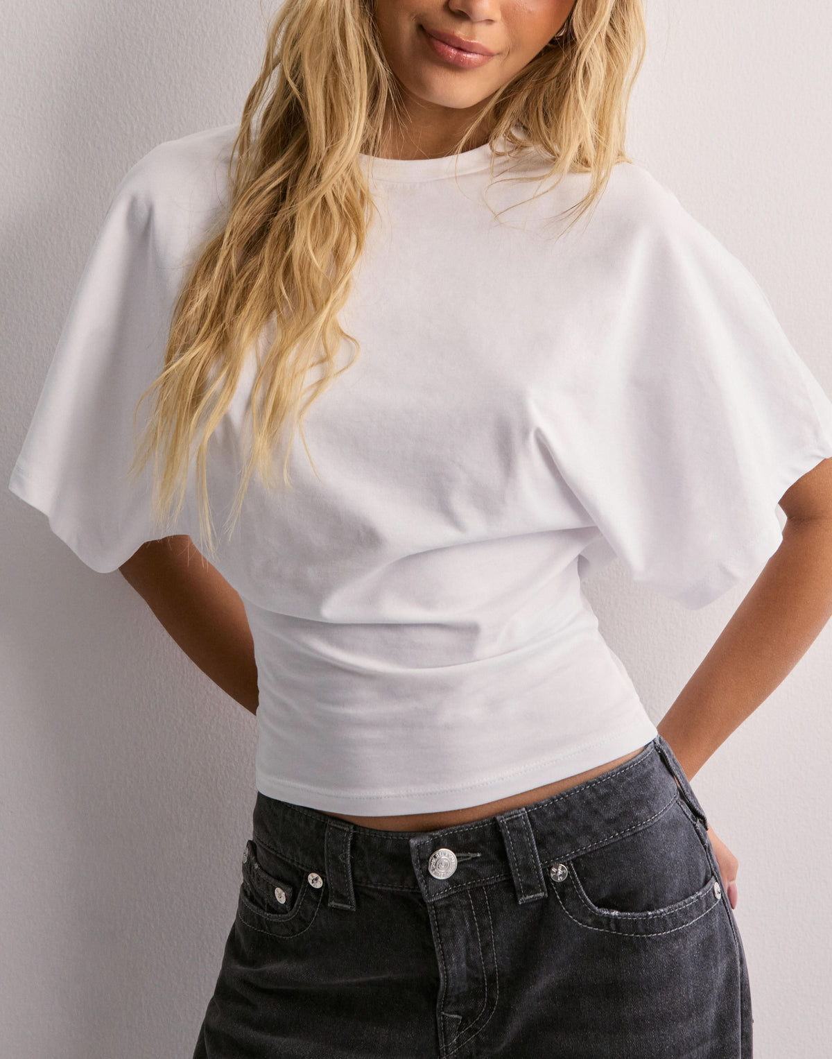 White wide sleeve tee front view with voluminous sleeves