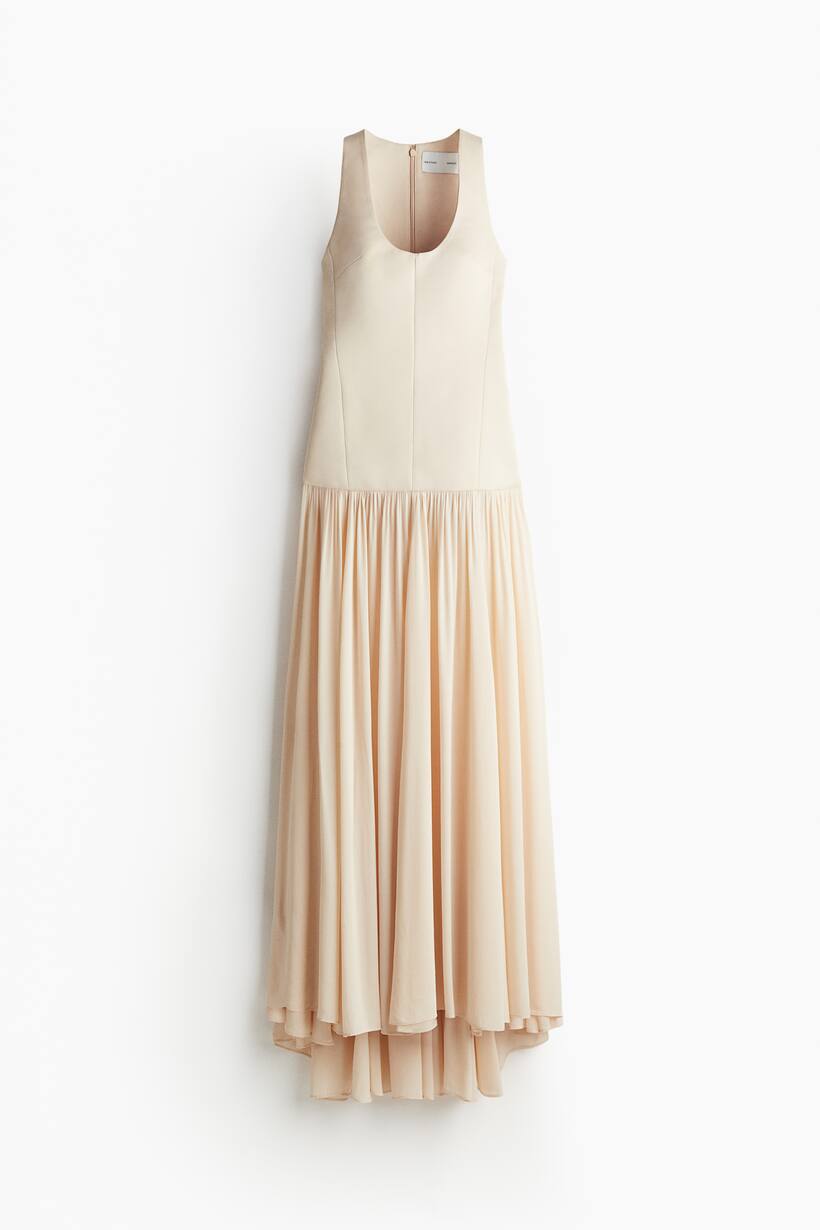 Cream sleeveless maxi dress with U-neckline and pleated chiffon skirt for women